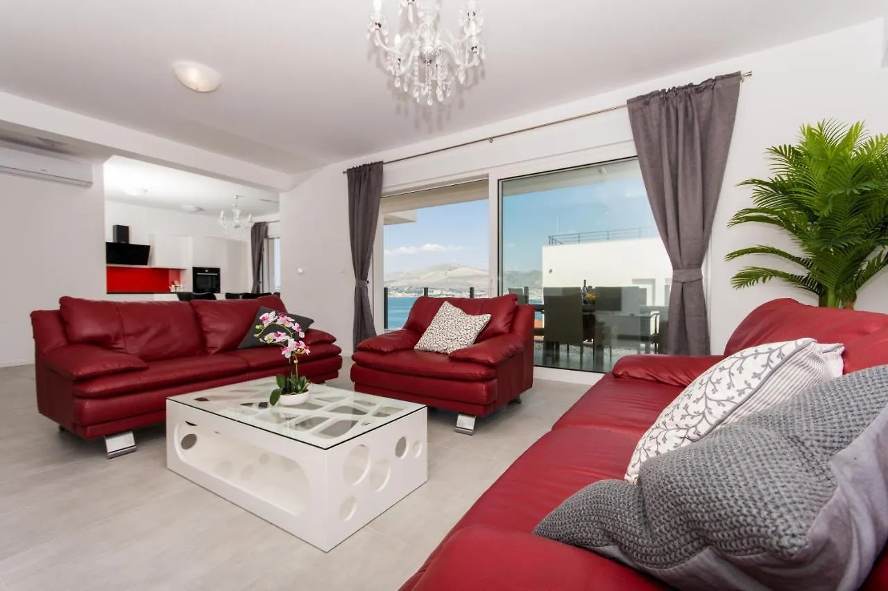 Apartment Julia Trogir 0*,  Kroatië