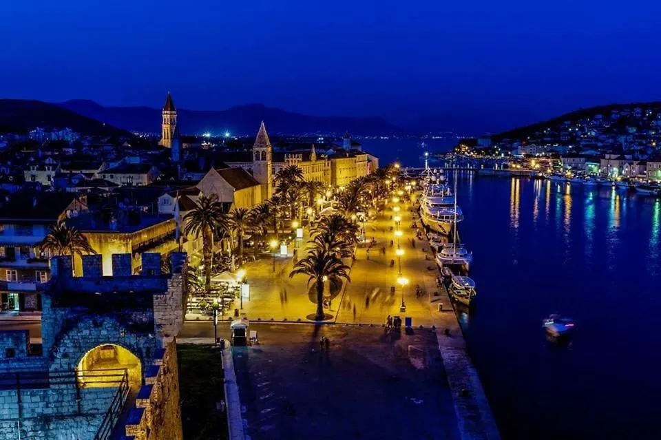 Apartment Julia Trogir 0*,