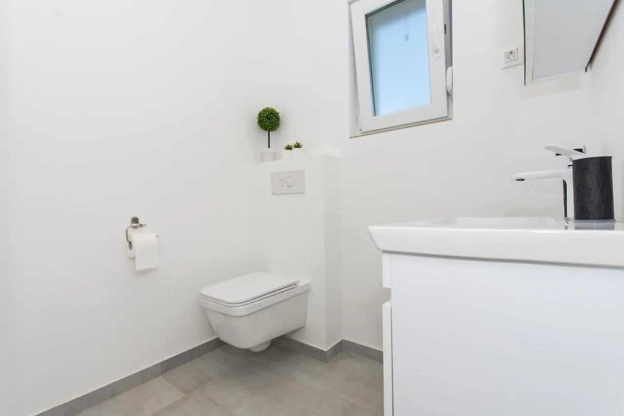 Apartment Julia Trogir 0*,